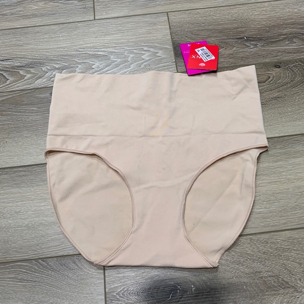 New Spanx Everyday Shaping Panties Brief (SS0715) medium NWT